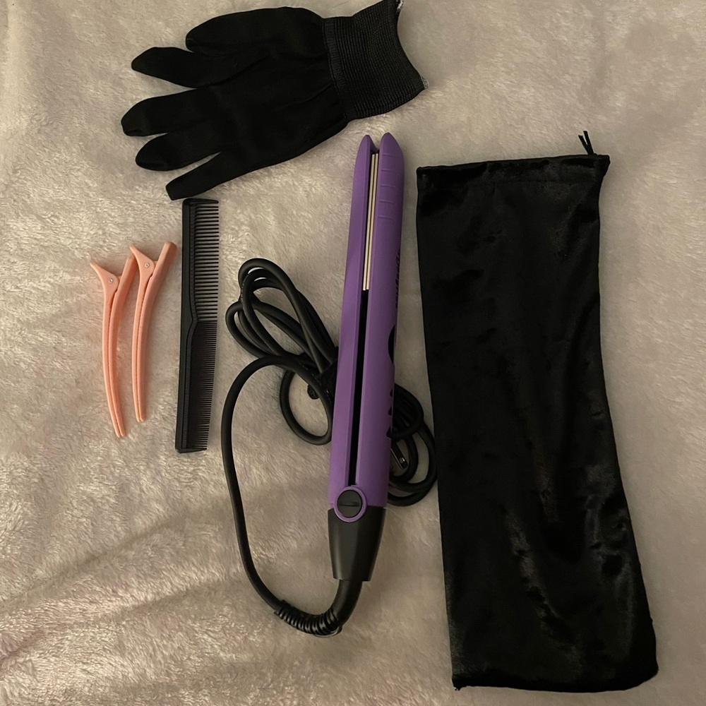 Purple hair straightener with accessories